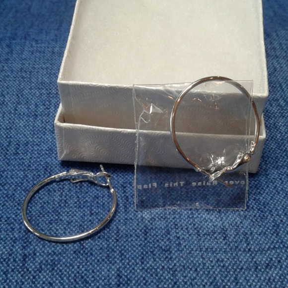 Hoop earrings - Picture 4 of 4